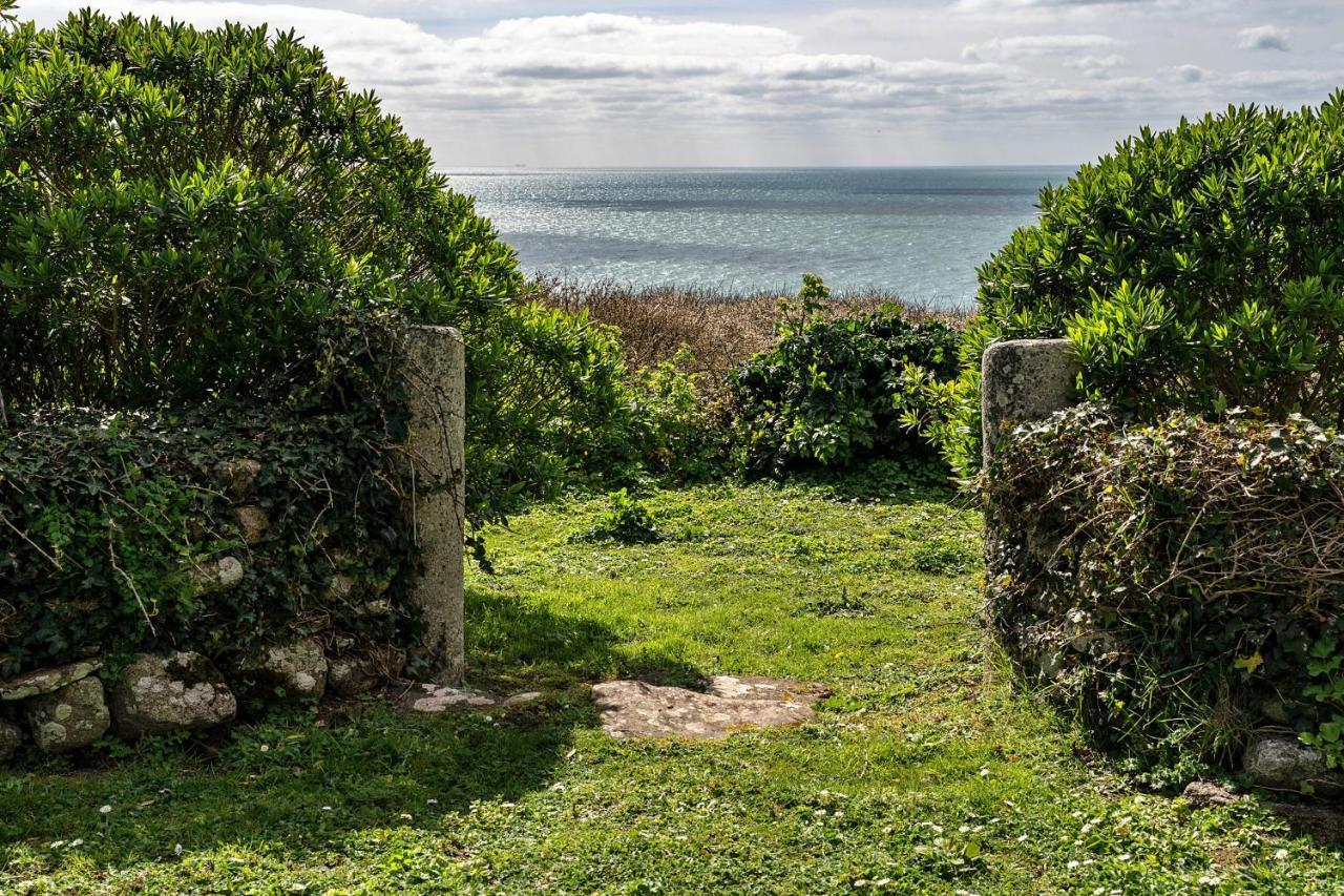 Finest Retreats - Lesceave * Praa Sands